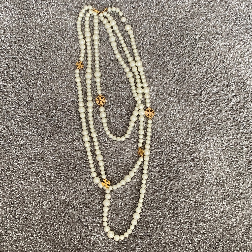 Broken Tory Burch pearl necklace